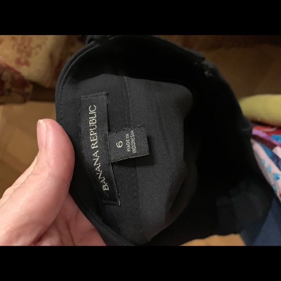 Banana Republic Pencil Skirt- Size 6 - Picture 3 of 4